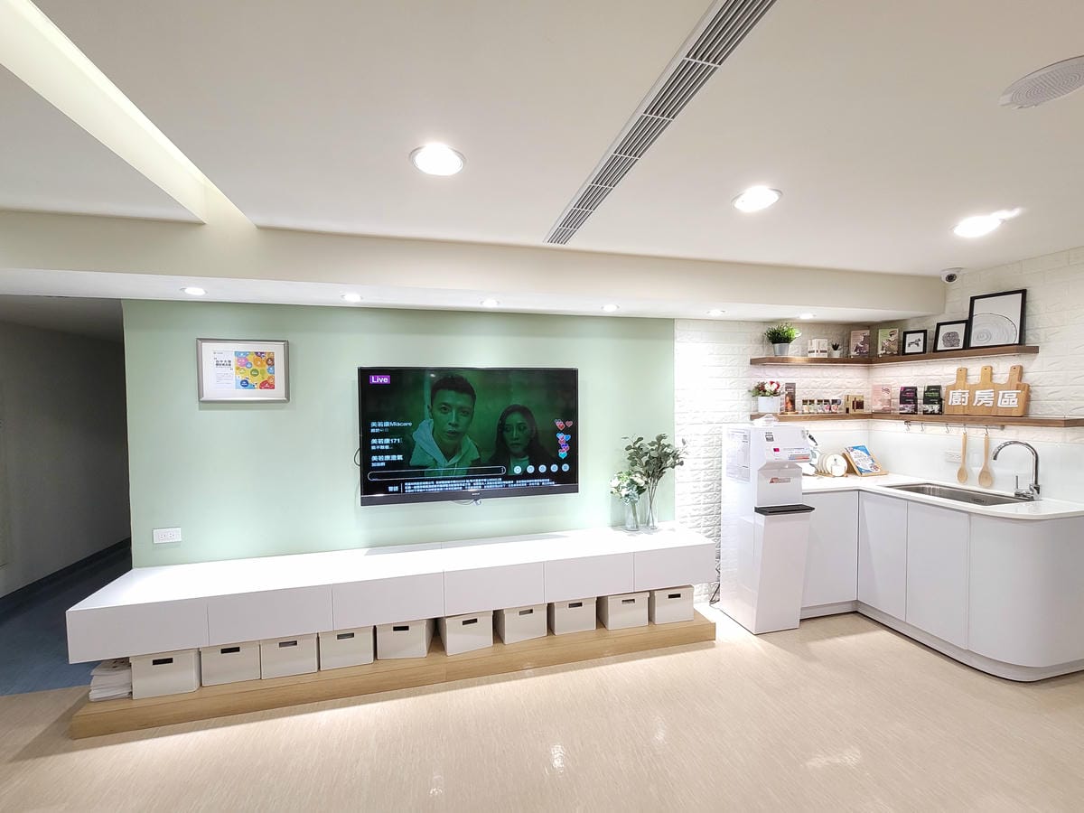 國小視力檢查不合格怎麼辦?兒童假性近視只靠散瞳劑有效嗎?點散瞳劑vs角膜塑型vs 帶眼鏡?|媽媽真實分享|草莓媽咪 - 第20張圖 國小視力檢查不合格怎麼辦?兒童假性近視只靠散瞳劑有效嗎?點散瞳劑vs角膜塑型vs 帶眼鏡?|媽媽真實分享|草莓媽咪